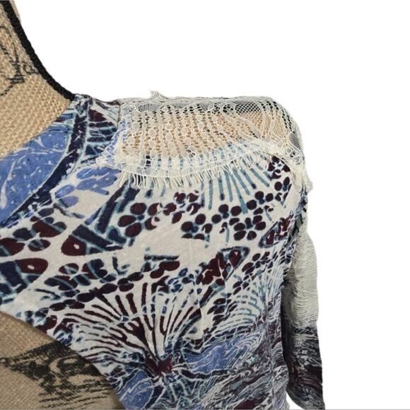 FREE‎ PEOPLE Keyhole Back Lace Trim Multi Color Print Top Blouse Women's Size S - Picture 4 of 9